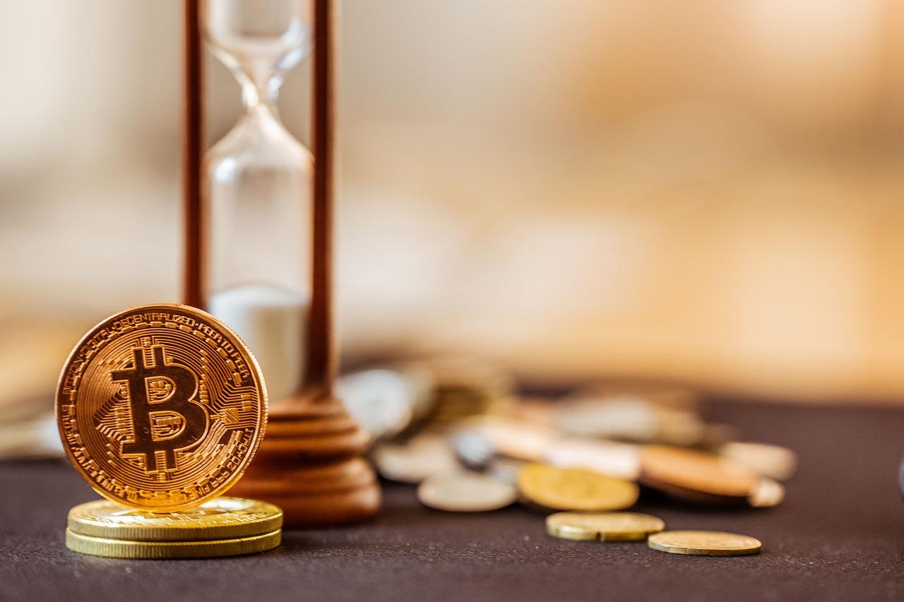 分析师发出警告：比特币价格或将暴跌50%，创下新低