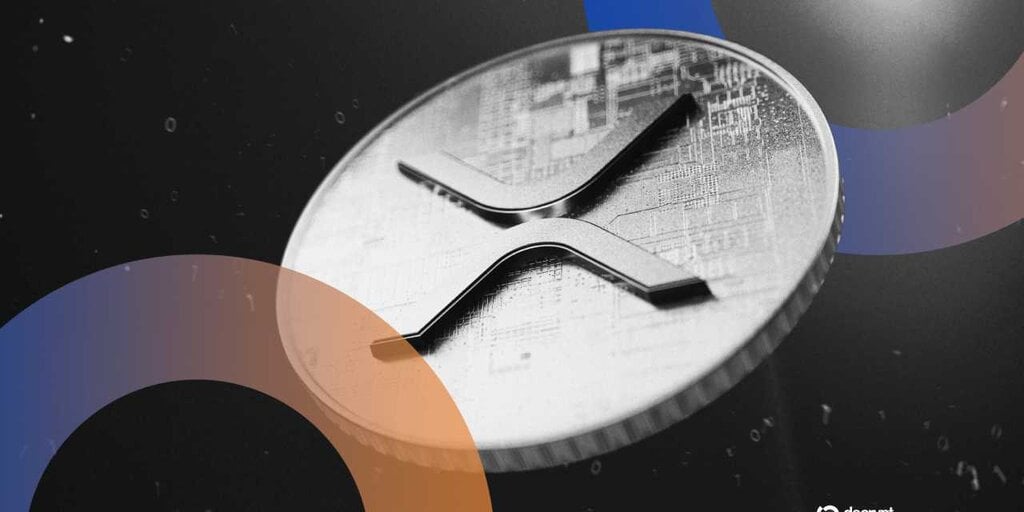 特朗普再度点燃贸易战火,XRP、以太坊引领加密货币市场复苏